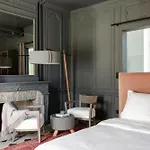 Hotel La Chaumiere 4*