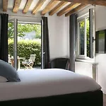 Hotel La Chaumiere 4*