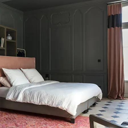 La Chaumiere Hotel