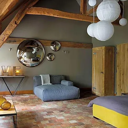 La Chaumière Hotel