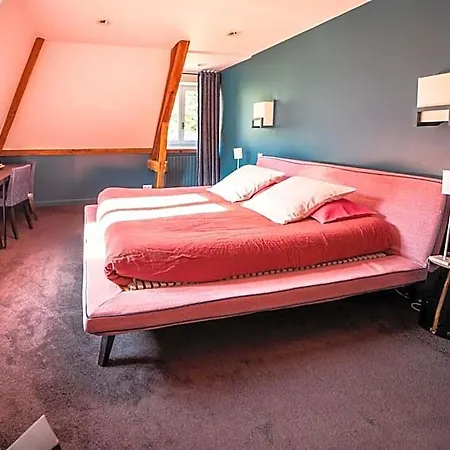 La Chaumière Hotel