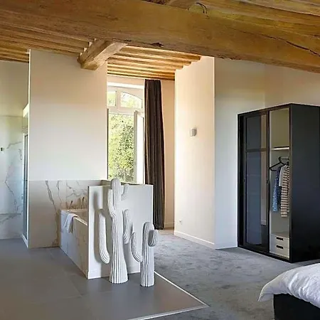 La Chaumière Hotel 4*