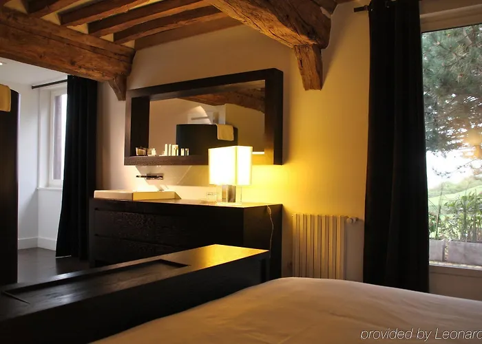 La Chaumiere Hotel 4*